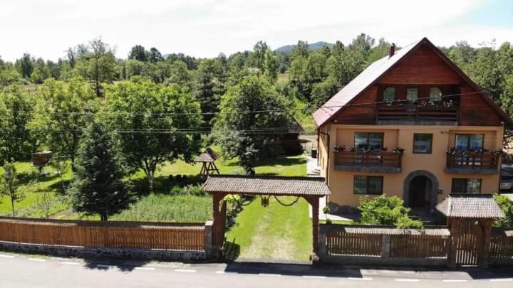 Pensiunea Ancuta Din Holiday home Botiza